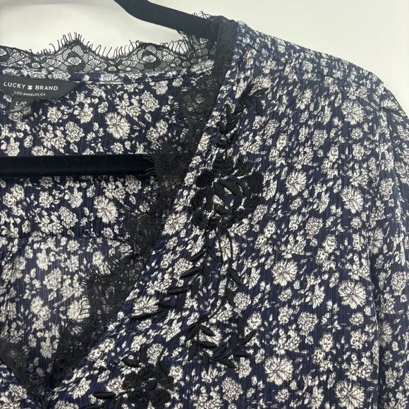 Lucky Brand Embroidered Tunic Top - Picture 7 of 10